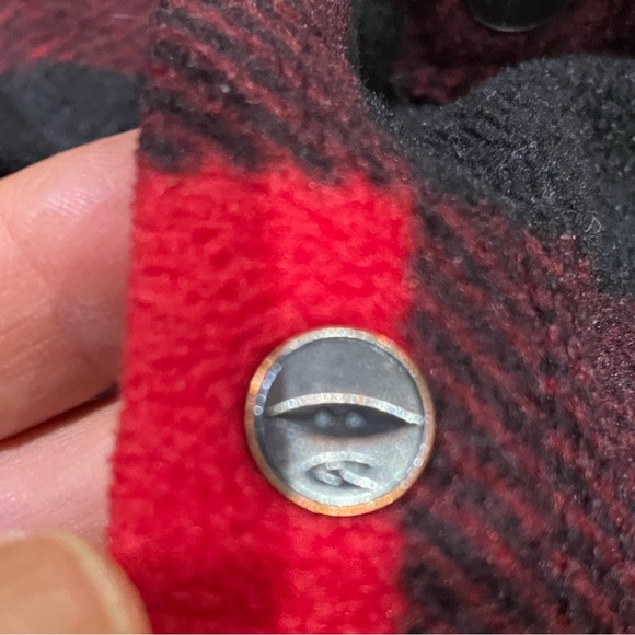 O’NEILL Red Checkered Flannel Shirt with snaps “buttons” - size large - Picture 9 of 11